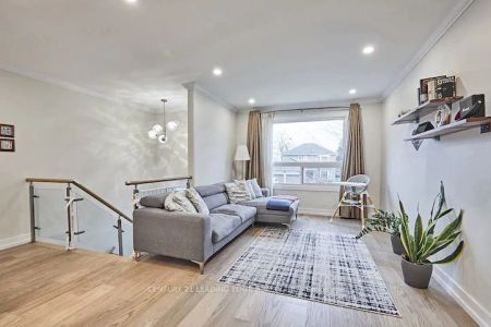 40 Waywell Street #Main - Photo 2