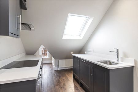 Fabulous light, newly refurbished, high spec contemporary two bedroom flat. One of three flats making up this handsome Victorian house and very close to Tooting Bec tube (Northern Line), Balham and Wandsworth Common overland (12 minutes to Victoria) in the other direction - Photo 5