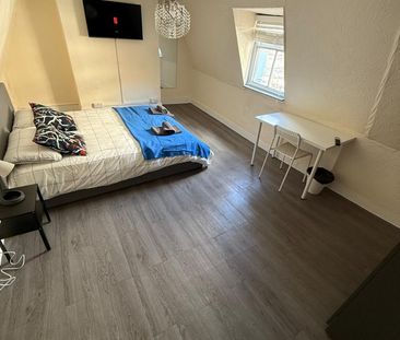 Room in a Shared Flat, St. James's Street, BN2 - Photo 5