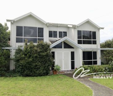 Spacious Family Home with Stunning Views of Jervis Bay - Photo 2