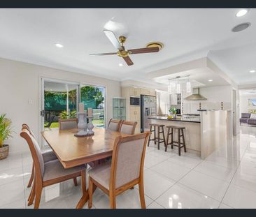 Spacious Family Living in a Quiet Chapel Hill Cul-de-Sac - Photo 4