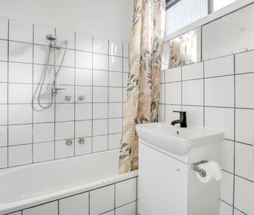 Neat, low-maintenance living in prime Reservoir location - Photo 3