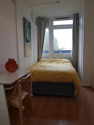 3 bedroom flat to rent - Photo 2