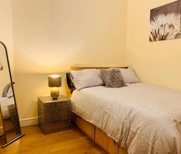 4 bedroom terraced house to rent - Photo 4