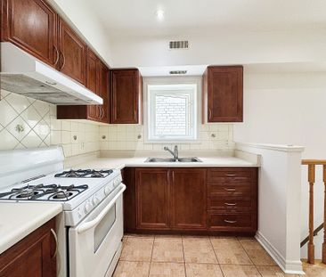 For Lease - 2415 Dundas Street Unit# Unit 3, Toronto, Ontario - Photo 6