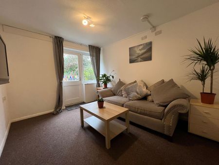 4 bedroom terraced house to rent - Photo 2