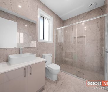 Stunning Brand New Family Home in Tarneit! - Photo 2