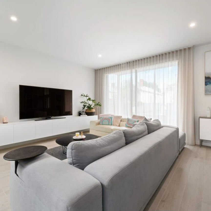 Large Modern Home In Great Richmond location - Photo 1