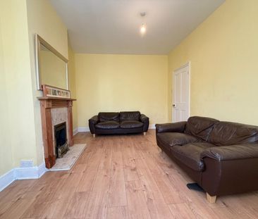 4 bedroom House To Let - Photo 2