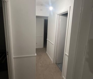 4 Bed Semi-Detached House, Coppetts Close, N12 - Photo 5