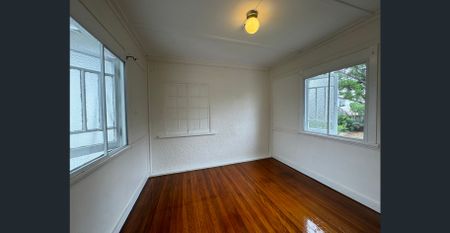 FOR RENT - ART DECO 3 BEDROOM IN CENTRAL WEST END LOCATION - Photo 3