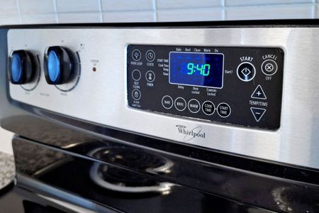 For Lease - 20 North Park Road Unit# 1401, Vaughan, Ontario - Photo 2