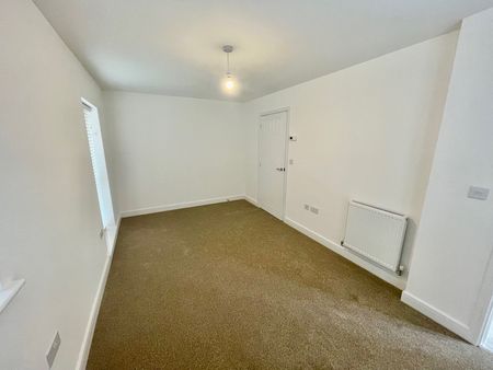 2 bedroom semi-detached house to rent - Photo 4