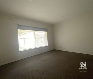 RELAXED LAKESIDE LIVING MADE EASY - Photo 2