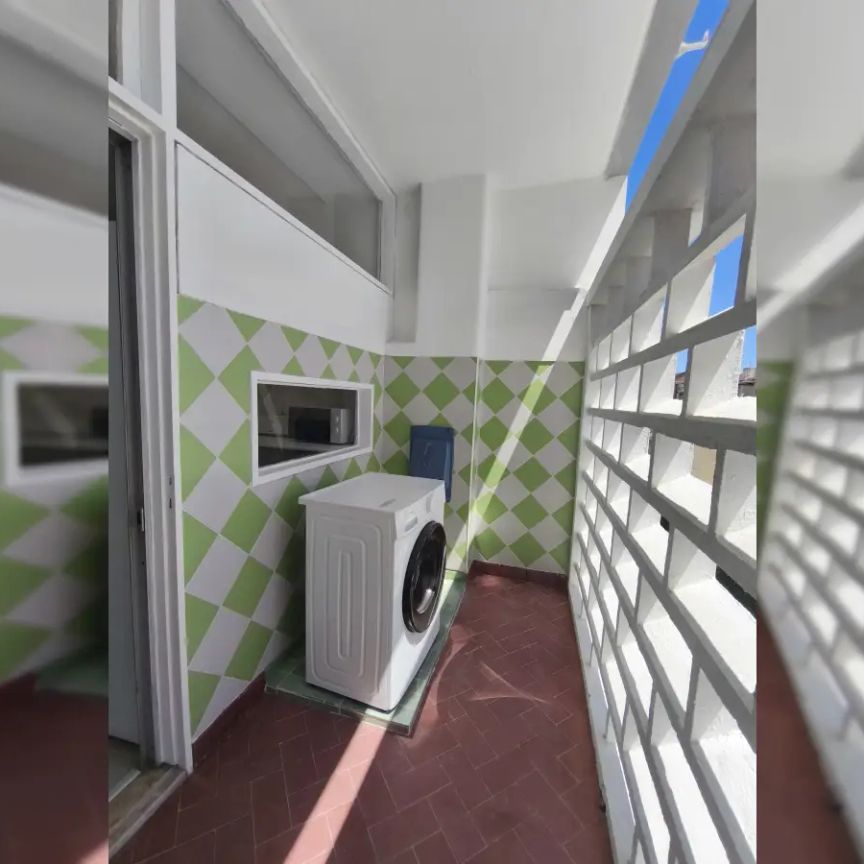 Room in a shared 3-bedroom apartment for rent in Lisbon. - Photo 1