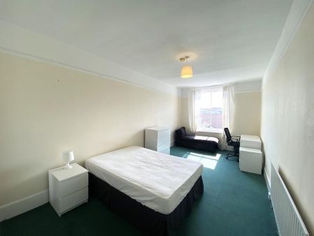 5 bedroom apartment to rent - Photo 3