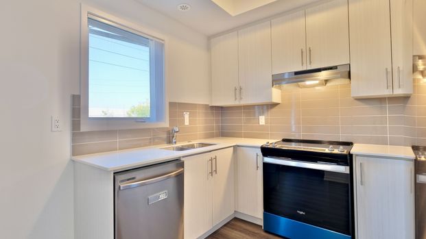 For Lease - 225 Birmingham Street Unit# 159, Toronto, Ontario - Photo 1