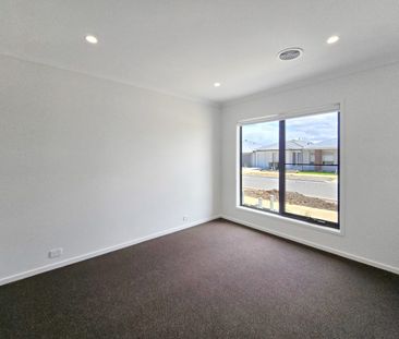 Sparkling Home! - Photo 2