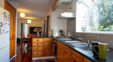 Great Value! Family Home. - Photo 2