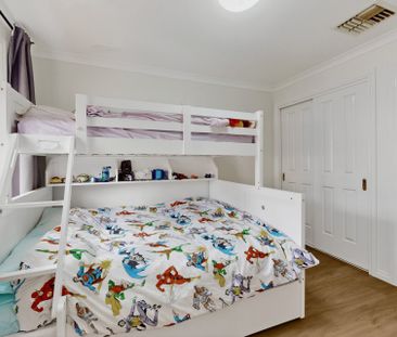 Well Designed Townhouse with Secure Garage and Courtyard - Photo 2