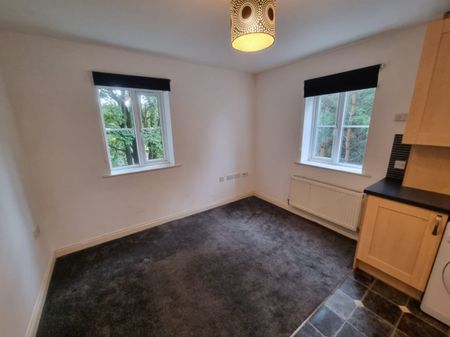 1 bed Apartment - To Let - Photo 2