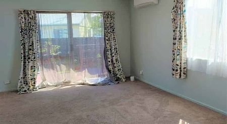 Sunny Three-Bedroom Family Home - Photo 5