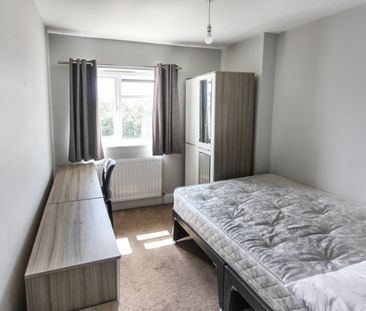 One-Bedroom House share - Photo 1