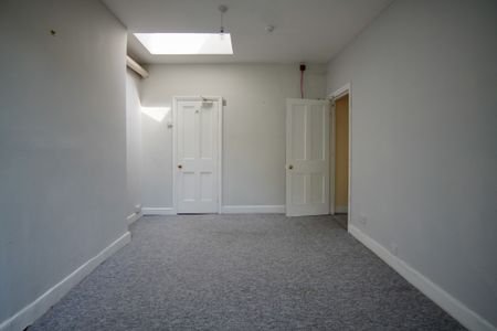 Second Floor Flat, , Hampton Park, Redland, BS6 6LG - Photo 3