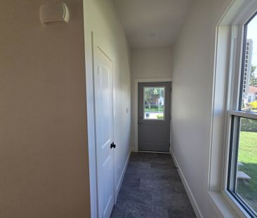 For Lease - 245 Ross Street Unit# 1, St. Thomas, Ontario - Photo 5