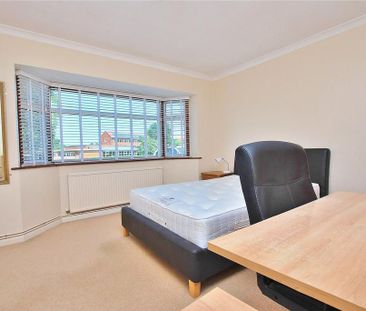 4 bedroom semi-detached house to rent - Photo 2