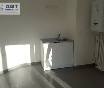 Location Appartement 2 pièces 38m² BEAUVAIS 60000 - Photo 3