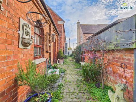 3 bedroom detached house to rent - Photo 5