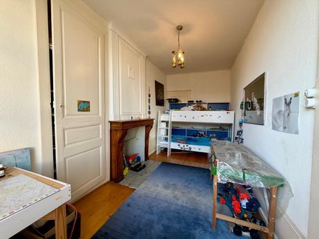 Superb 3.5 room apartment with fireplaces and character - Photo 5