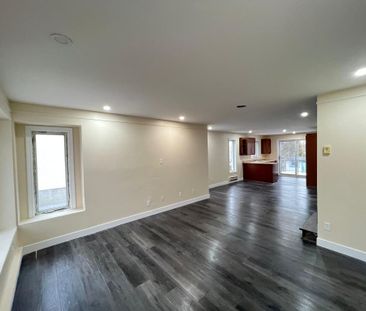 5 ½ entièrement rénové sur 2 niveaux – Quartier paisible – 2 statio... - Photo 3