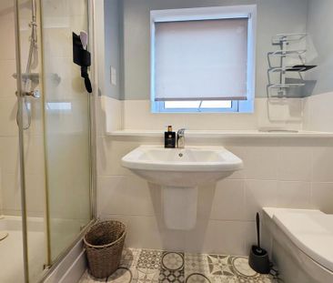 2 bedroom flat to rent - Photo 6