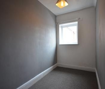 2 bedroom Terraced House To Let - Photo 1