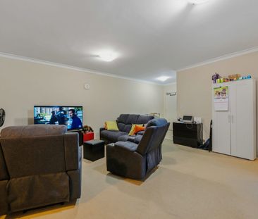 Spacious Apartment - Photo 2