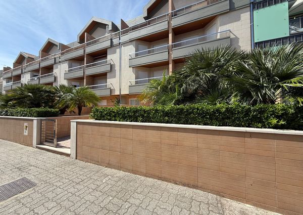 T2 na 1º linha da Praia da Barra com terraço vista mar!