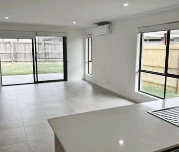 20 Flame Tree Road, Cotswold Hills QLD 4350 - House For Rent | Domain - Photo 4
