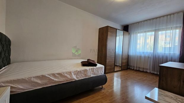 Garsoniera Tractorul-piata,mobilata-utilata,300 Euro - Photo 1
