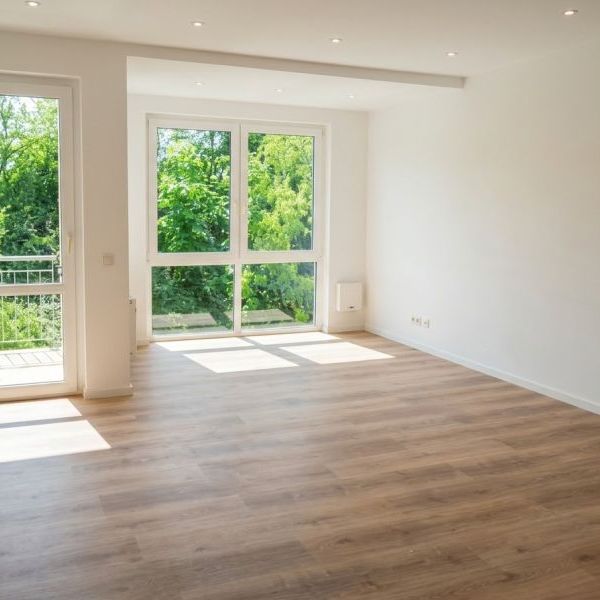 Lichtdurchflutete 2-Zimmer-Wohnung mit bodentiefen Fenstern in Seelow - Photo 1