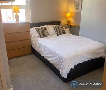 1 bedroom in a house share to rent - Photo 4