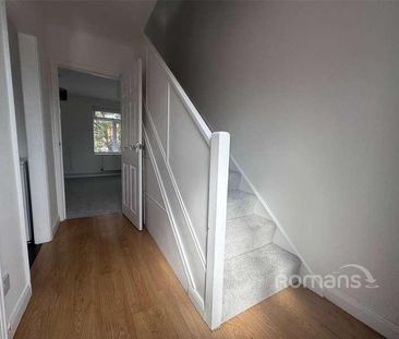 Fleet Road, Fleet, GU51 - Photo 5