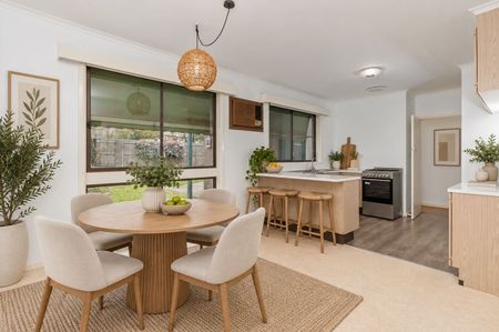 Comfortable Three-Bedroom Home in a Convenient Kew East Location - Photo 2