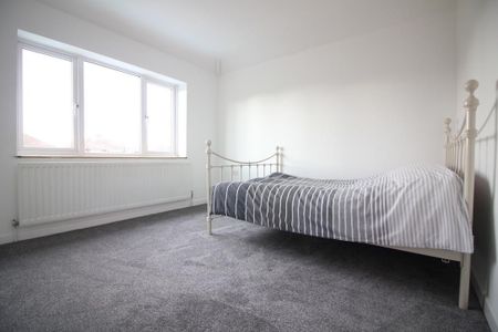 Balmoral Drive, Hayes - Photo 3