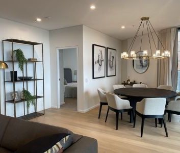 Stunning 3 Bedroom Corner Apartment - Total 172sqm - Photo 1