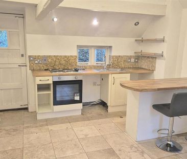 2 bedroom semi-detached house to rent - Photo 6