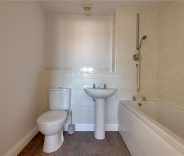 2 bedroom flat to rent - Photo 6