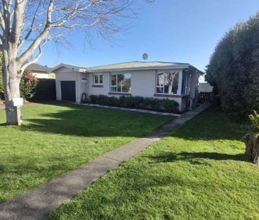Three bedrooms in Gladstone - Photo 5