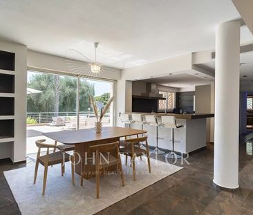 Maison à louer Mougins, Cote d'Azur, France8 500 EUR / Mois - Photo 1